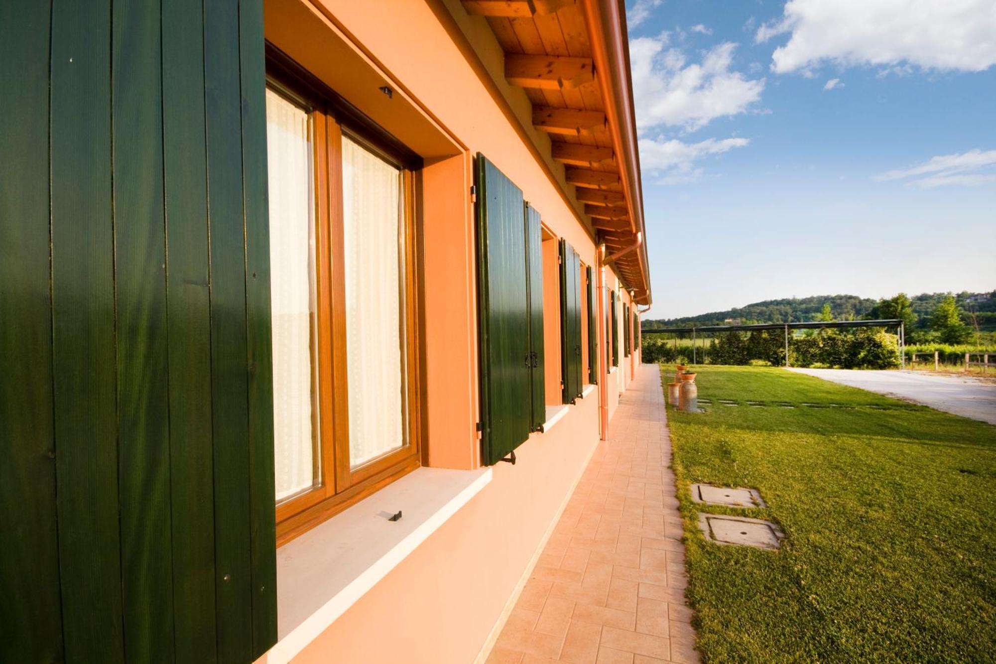 מונזמבנו Agriturismo Cascina Roveri מראה חיצוני תמונה